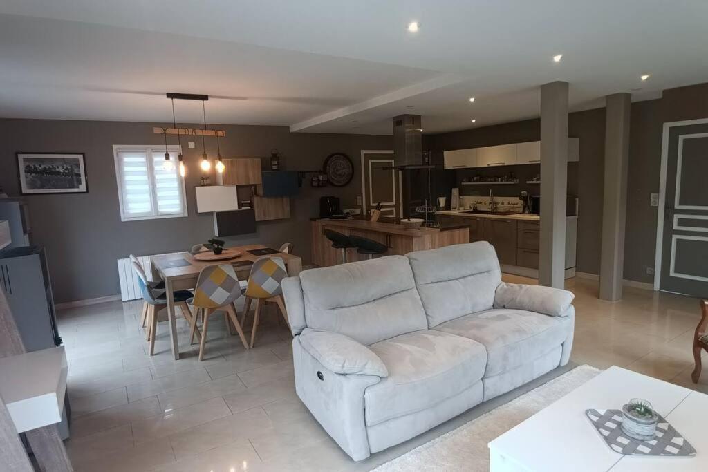 Grande Maison Entiere De 120M2 Epron Luaran gambar